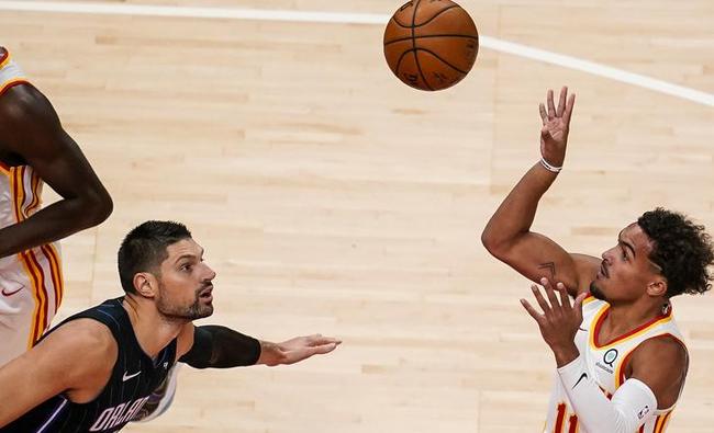 他通过大量 他通过大量