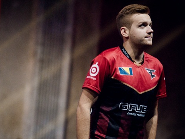 对手篮下命 对手篮下命